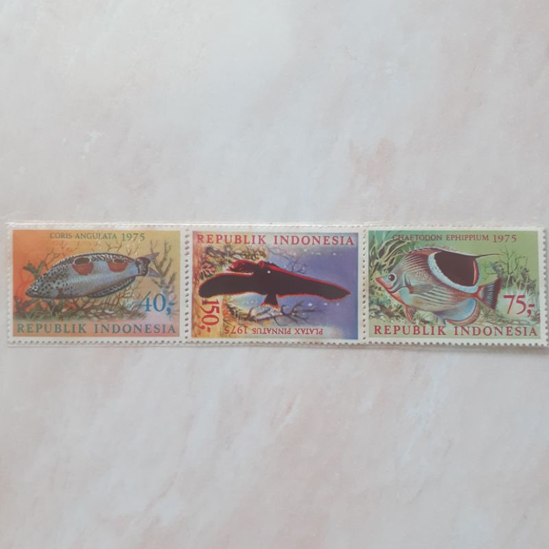 

(A) Perangko Indonesia Ikan Laut Tahun 1975 set lengkap - 3pcs