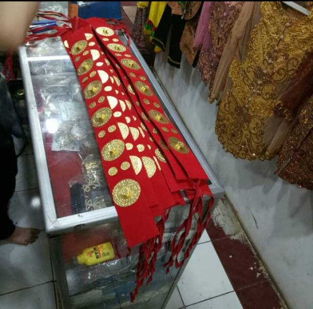 Sabuk  // ikat pinggang adat lampung