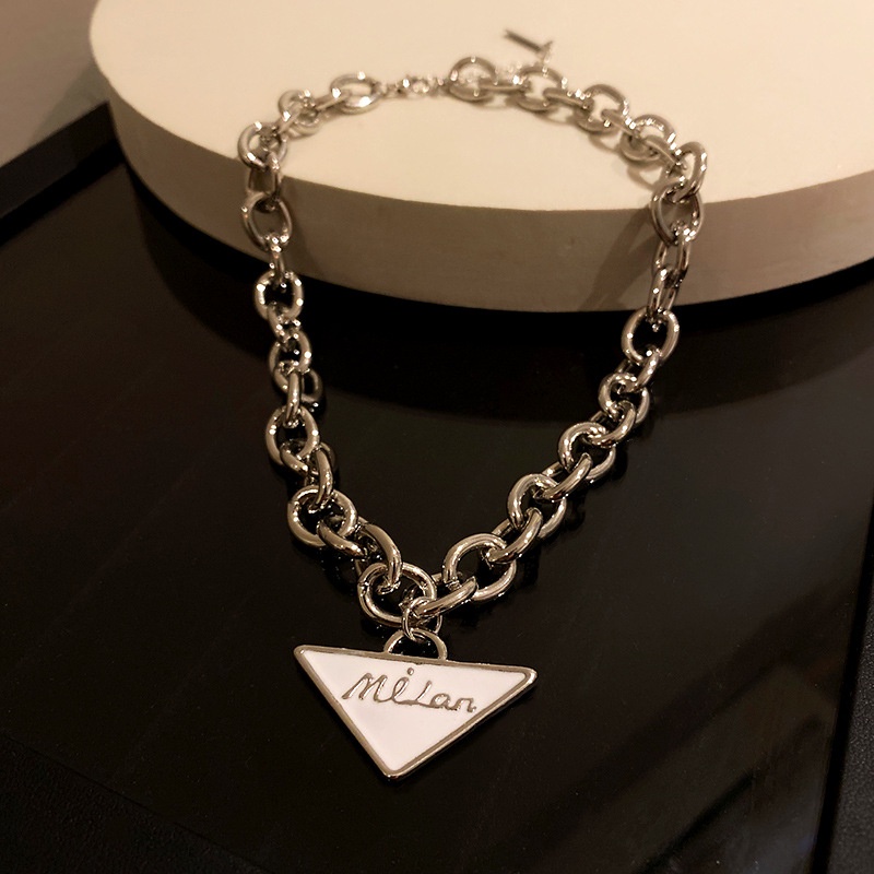 2021 New Black Triangle Letter Pendant Necklace Female Summer Clavicle Chain Design Sense All-match Trendy Sweet Heart Jewelry