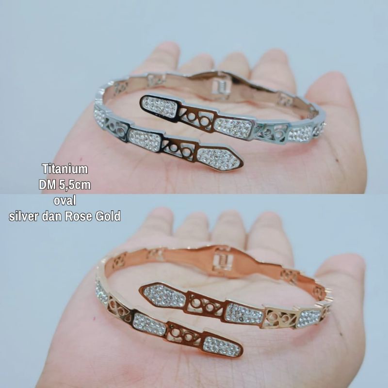 Gelang Titanium Kolongan Silang Permata