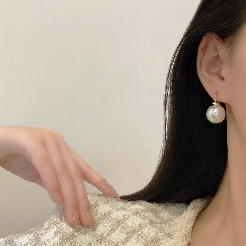 1 Pasang Anting Menjuntai Liontin Mutiara Gaya Vintage Korea Minimalis Untuk Wanita