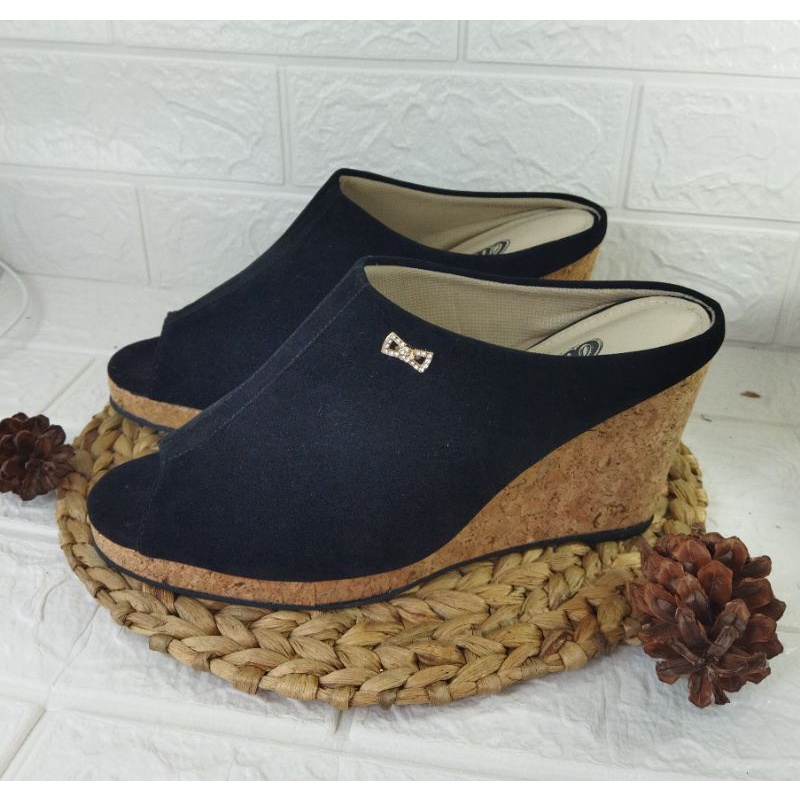 Wedges Big size Woman / SLOP Kulit Suede Black Elegant Size JUMBO 41-45 Hitam Pesta, 44