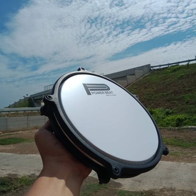 TAM TAM MIKA