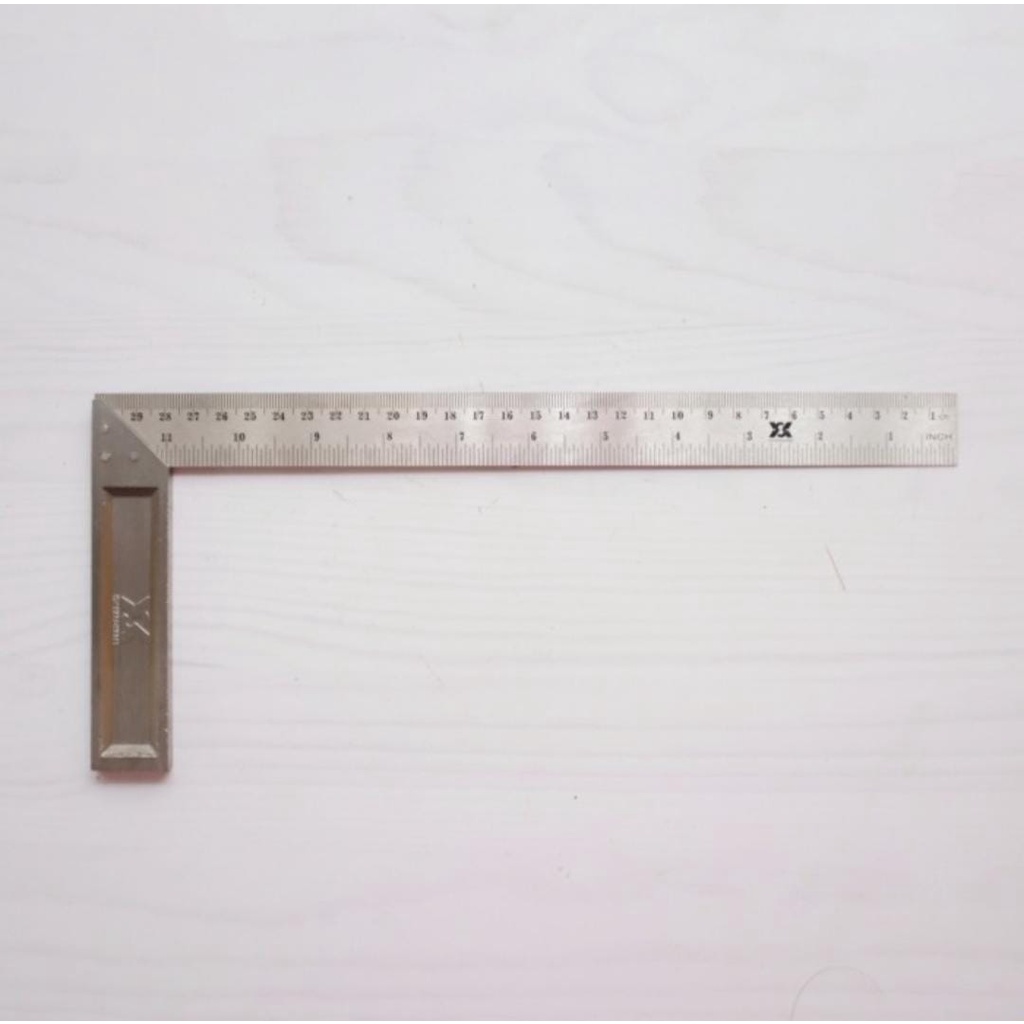 

Penggaris Siku Tukang Bangunan YSK Ukuran 12 Inch / Angle Square 12 Inch