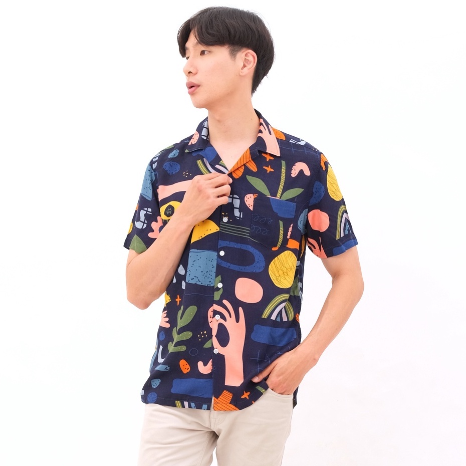 SANVANINA Kemeja Hawaiian Slimfit Printing Malibu Navy Black | Short V Malibu