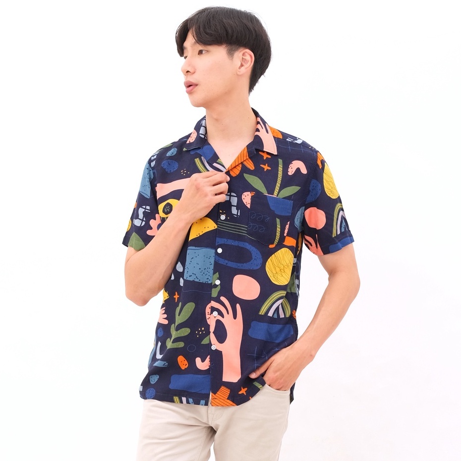 SANVANINA Kemeja Hawaiian Slimfit Printing Malibu Navy Black | Short V Malibu