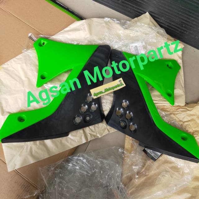 Shroud sayap tangki cover tangki kx250 original Kawasaki