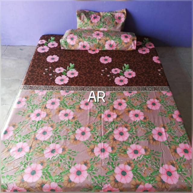 Sprei homemade motif bunga pink coklat