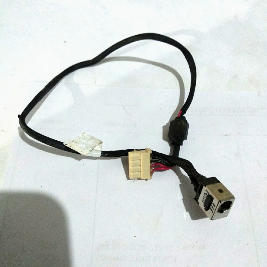 kabel konektor power adaptor listrik Toshiba L640 L740 L645