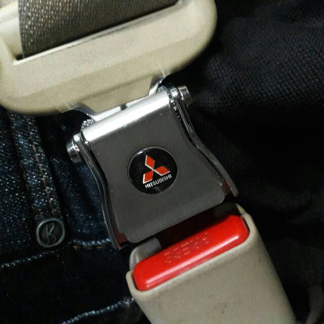 Colokan Seatbelt / Seat belt / Safetybelt / Safety Belt Logo Mitsubishi 2in1