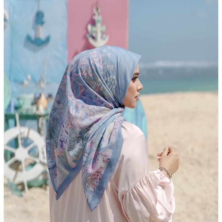 Mermaid Blue (PL) by Buttonscarves