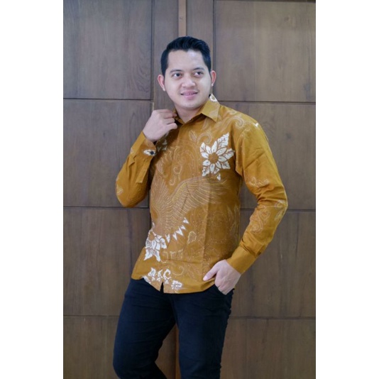KEMEJA BATIK PRIA LENGAN PANJANG KUNING MERONA