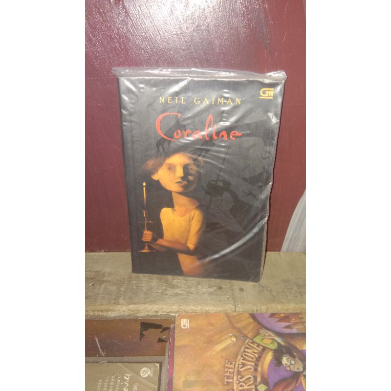 Novel Coraline Neil Gaiman