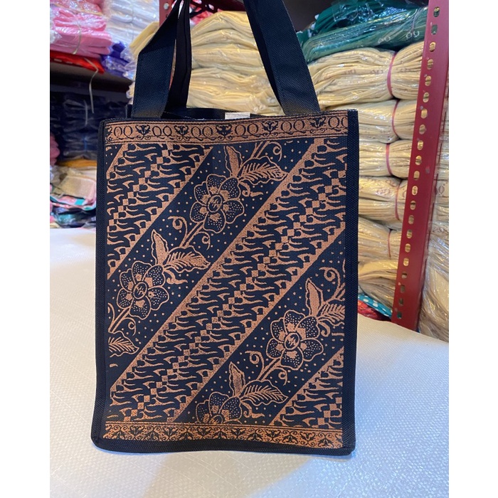 

SALE TAS HAJATAN // BATIK BUNGA NEW HANDLE BIASA SIZE 22x22