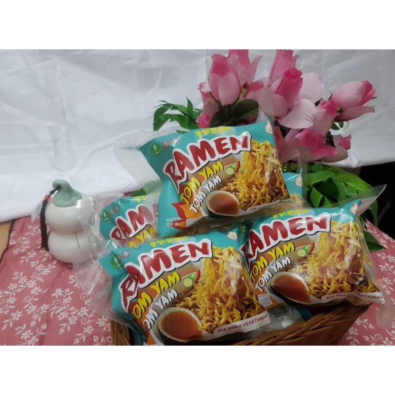

MIE VEGETARIAN - RAMEN TOM YAM (RASA TOM YAM)