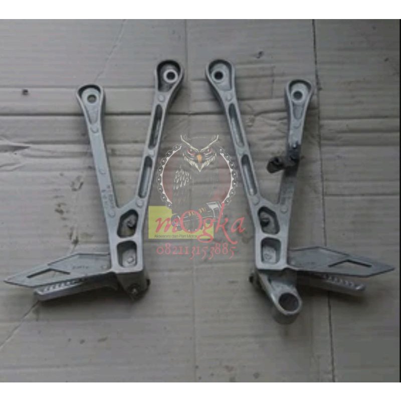 Foot Step Belakang New CBR 150R Facelift Original Footstep Pijakan Kaki Kanan Kiri Belakang