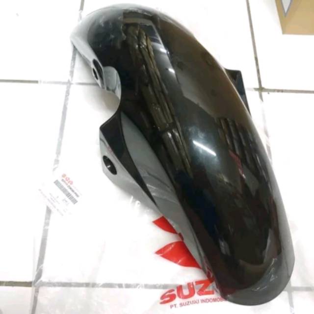 Spakbor depan gsx 150 hitam metalik