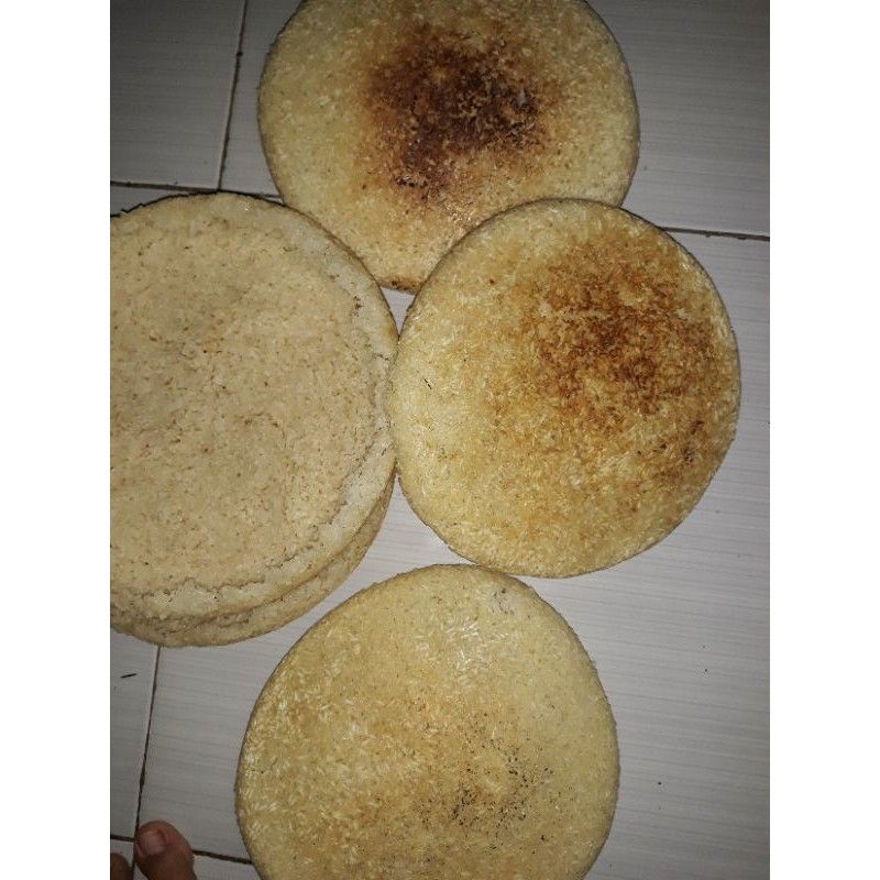 

intip/kerak nasi