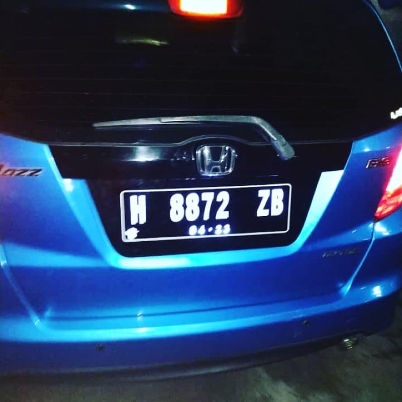 Plat nomor mobil akrilik nyala ( BELAKANG )