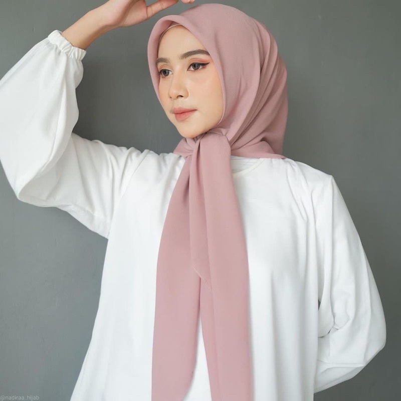 40+ Warna Hijab Segi Empat Bella Square Premium Original Jilbab Bella Square Polos Pollycotton-3