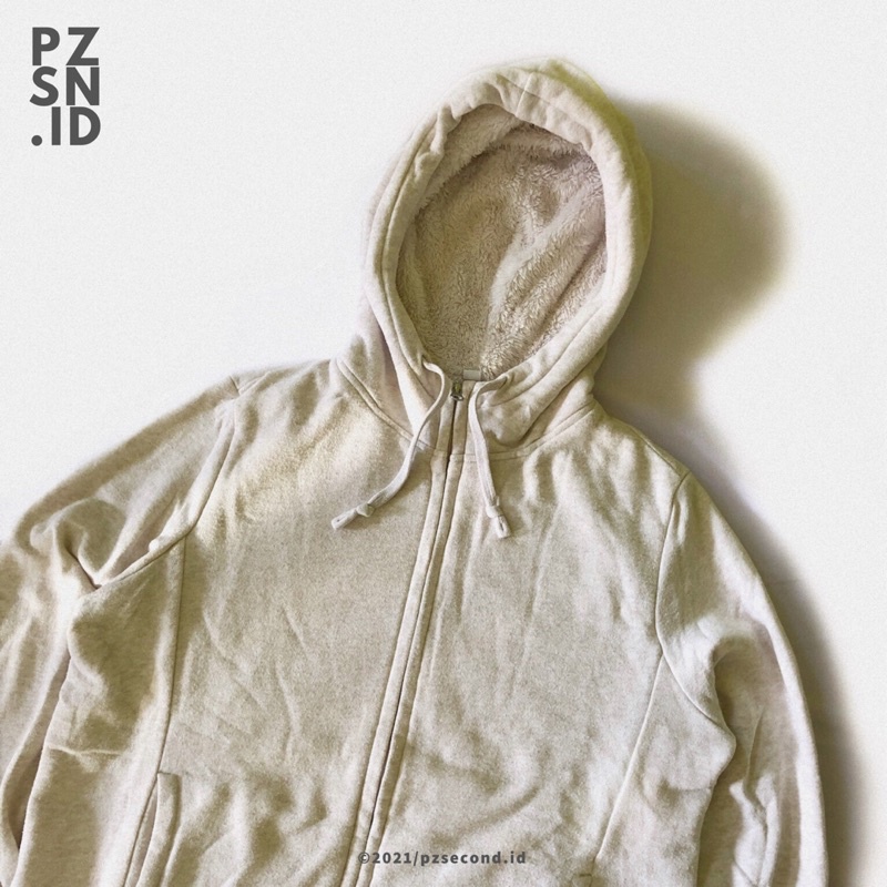 Uniqlo Sherpa Zip Hoodie Size XL Second Original