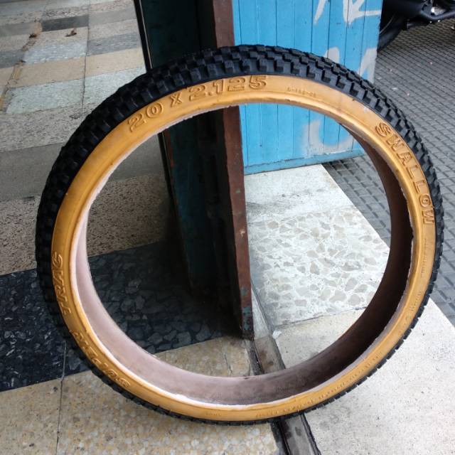 ban 20 x 2.125 ban luar sepeda super track swallow . BMX 2125 besar trill