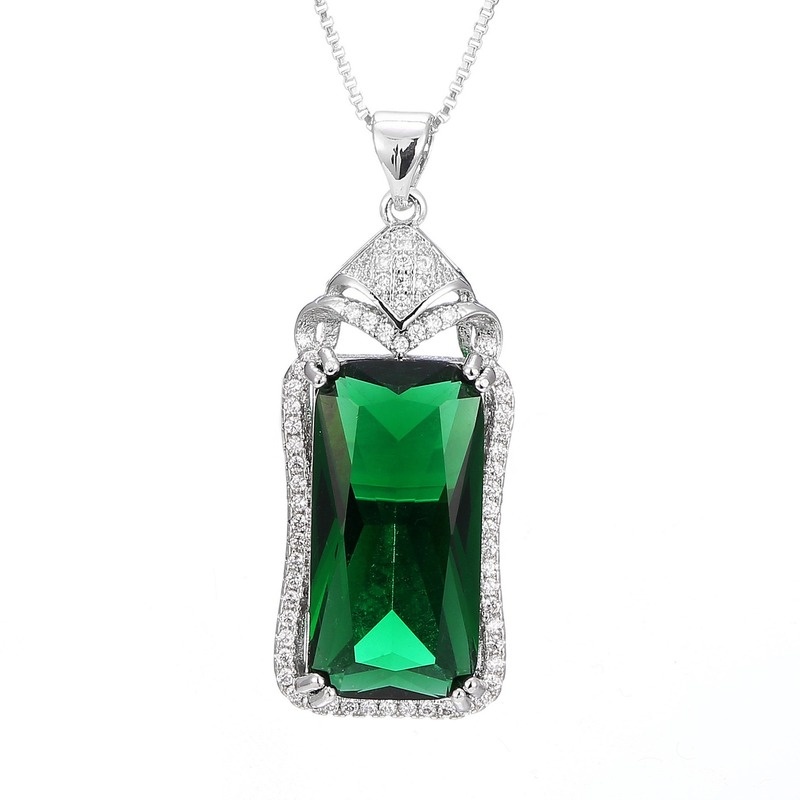 [Ready Stock]Fashion Plated 925 Silver Inlaid Green Gem Diamond Pendant Necklace