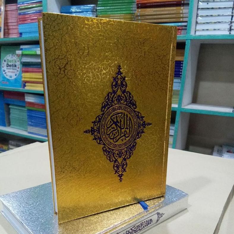 

Al Quran Cover Emas Dan Perak Ukuran A5 Sedang Hard Cover - Istana Moomtaz