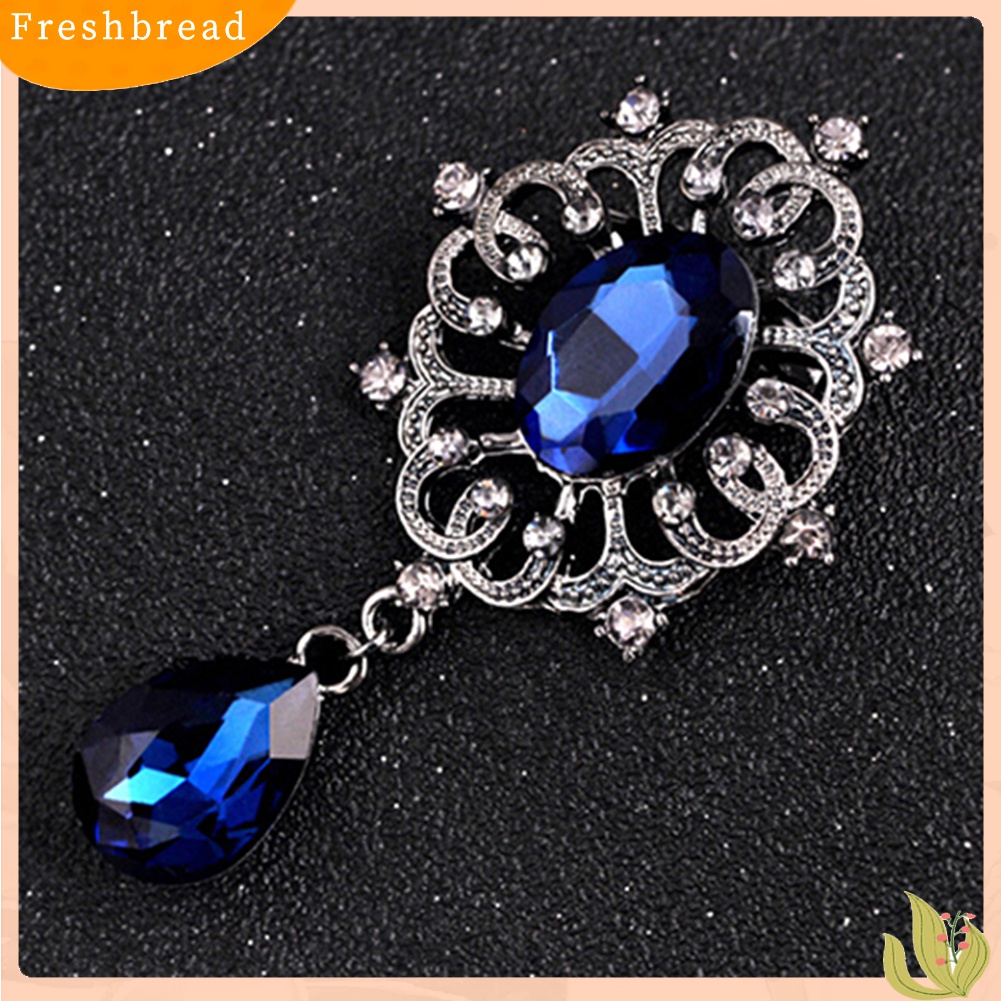 [ TERLARIS]Women's Luxury Rhinestone Alloy Brooch Pin Large Waterdrop Pendent Party Jewelry