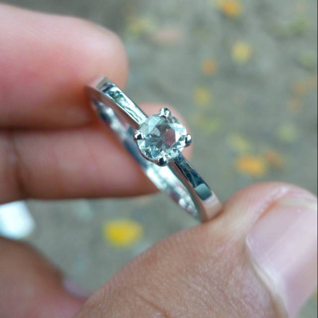 Cincin berlian Solitaire