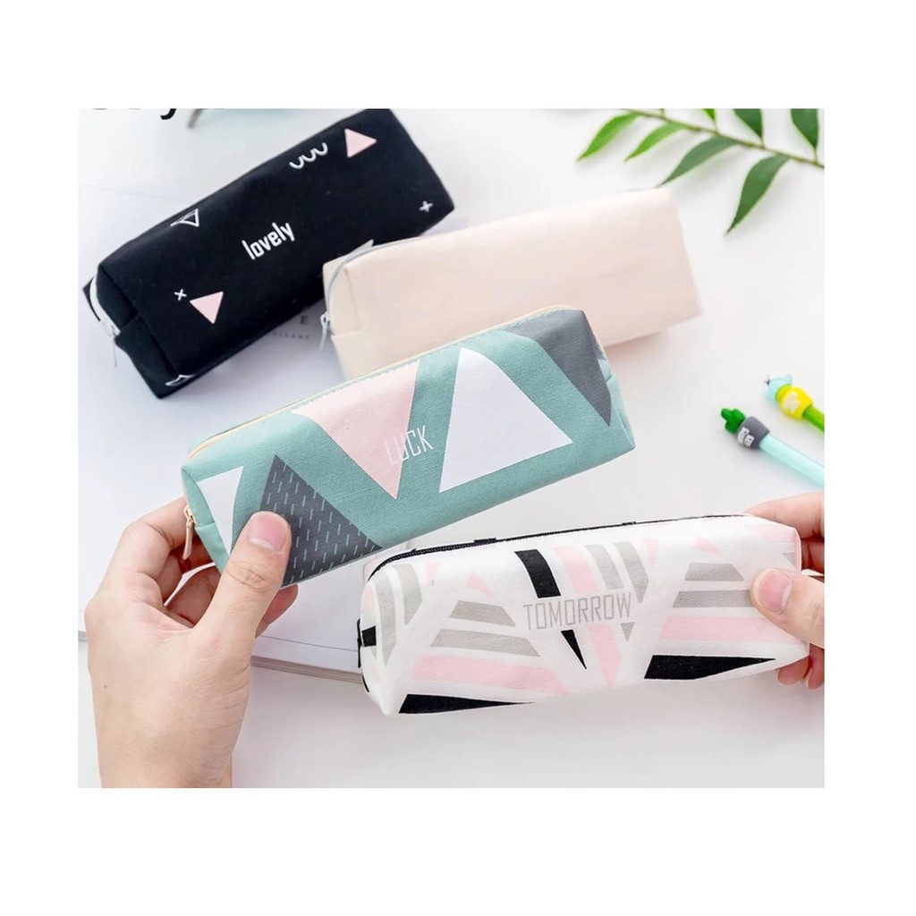 

Mims - Ennwen TP0013 Tempat Pensil Abstrac Design