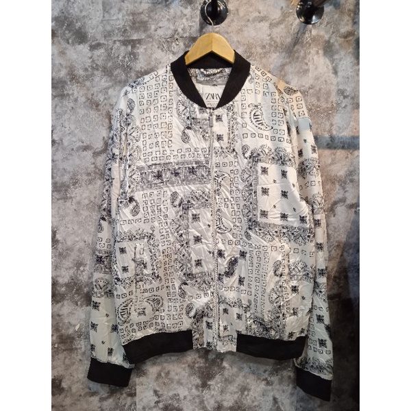 BOMBER JACKET ZARA SECOND THRIFT