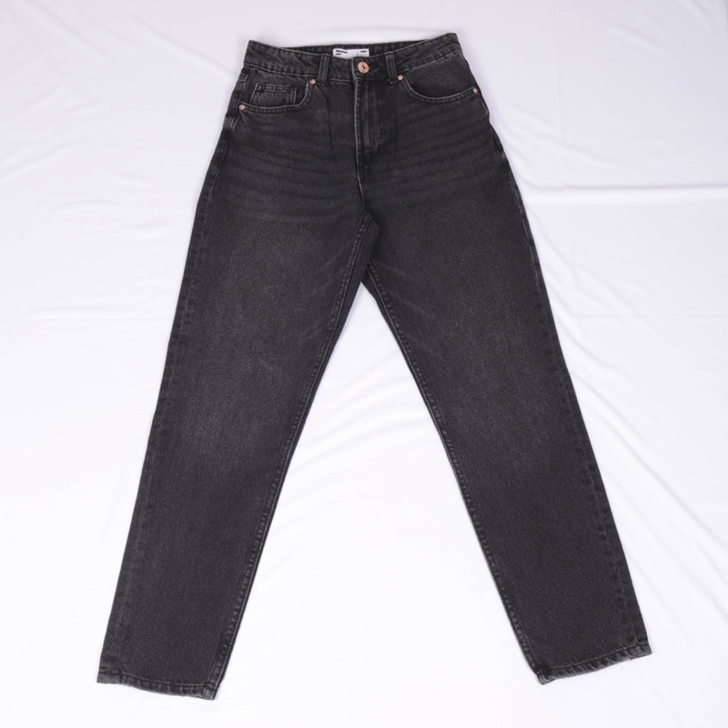 Bershaka High Waist Mom fit jeans 100% original