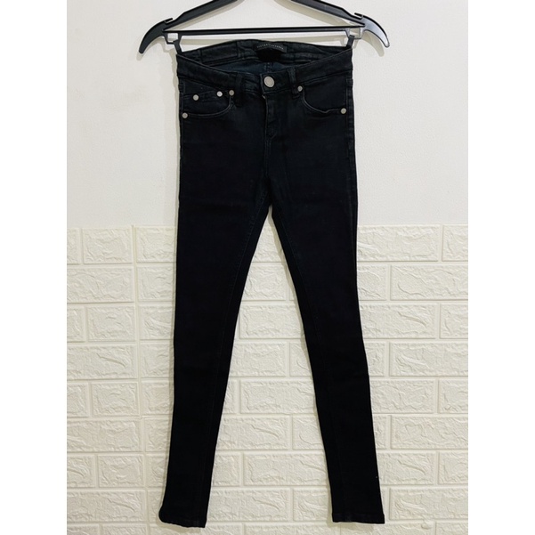Preloved Skinny Jeans Wanita Hitam Merek : VICTORIA BECKHAM