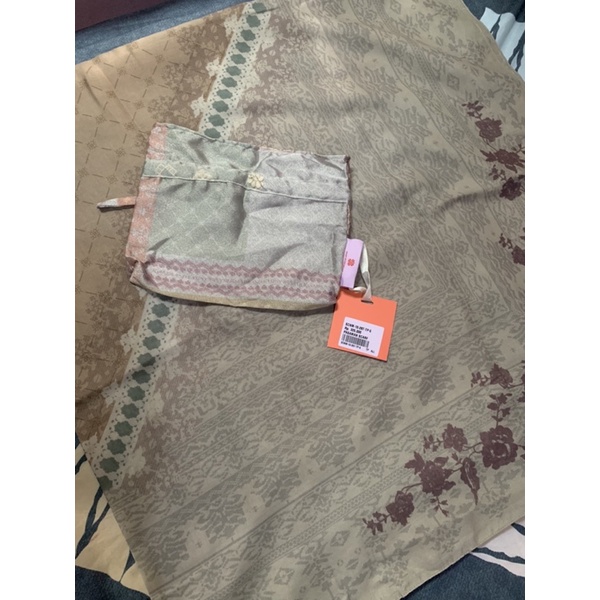 PRELOVED RIA MIRANDA PASAMAN SCARF