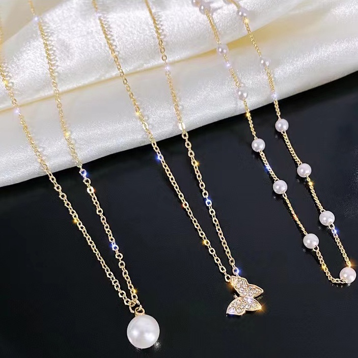 Kalung Multilayer Aksen Kupu-Kupu Mutiara Berlian Penuh