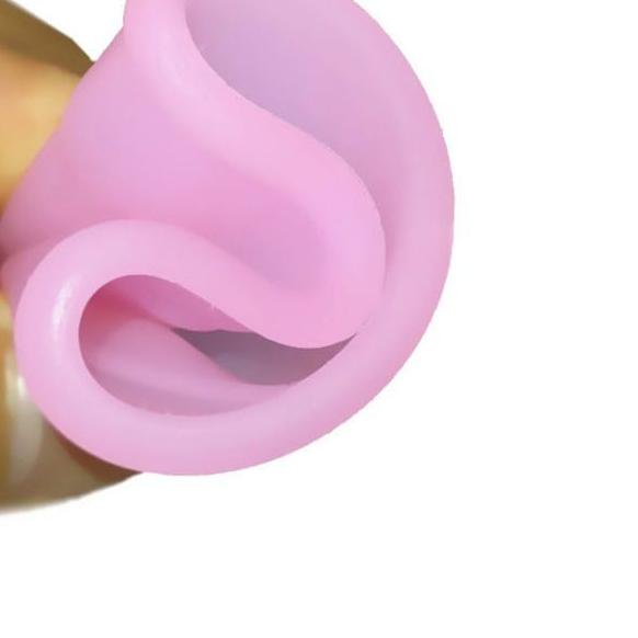 ➾ {NEW SALE} MENSTRUAL CUP MENSTRUASI CUP KEWANITAAN SILIKON MEDICAL GRADE LUVY. PENGGANTI TAMPON ⅎ