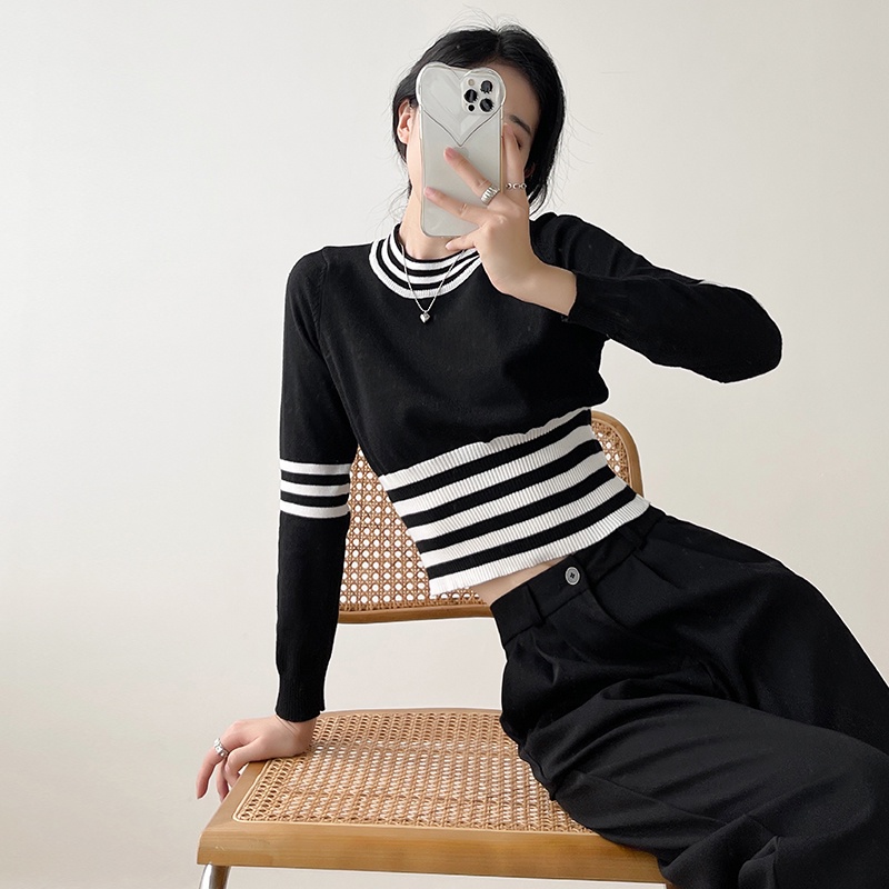 【Elegant】Minimalist Round Neck Pullovers Vintage Stripe Short Knitted Sweaters 7371