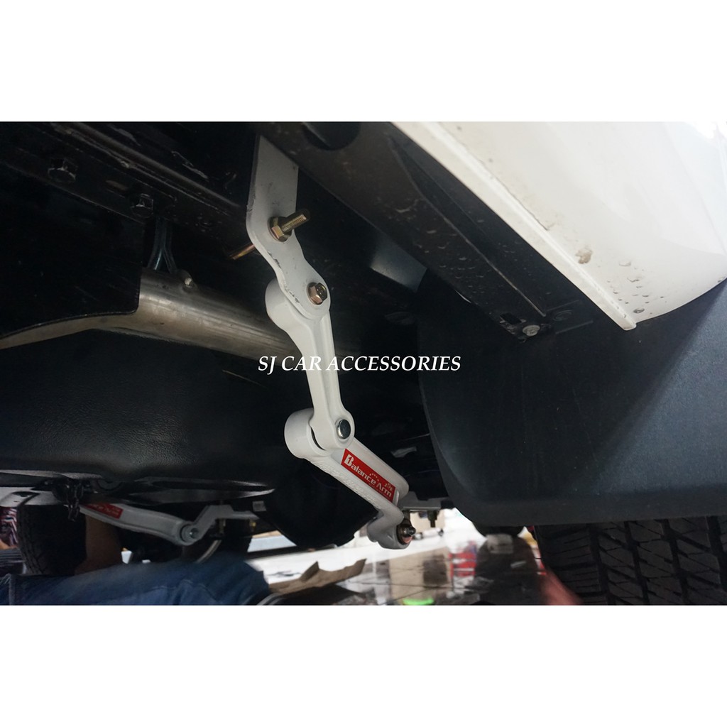 Balance ARM Stabilizer belakang for Pajero - Fortuner - Innova Reborn