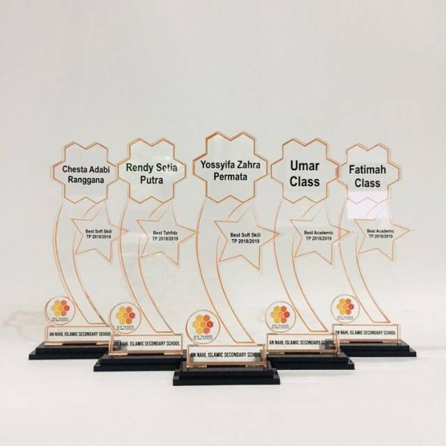 Trophy futsal,trophy murah,trophy akrilik,piala akrilik,piala akrilik murah,custom akrilik
