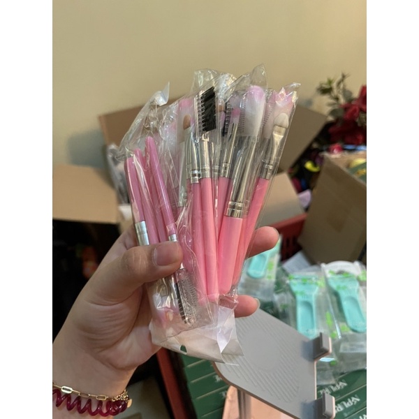 A69 BRUSH KUAS MAKE UP ISI 5pcs warna hitam pink murah termurah viral artist artis bedak foundation blush bronzer alis brow eyebrow eye lip bibir lipstick eyeshadow eyeliner paket paketan pastel cantik murah termurah anak remaja ibu