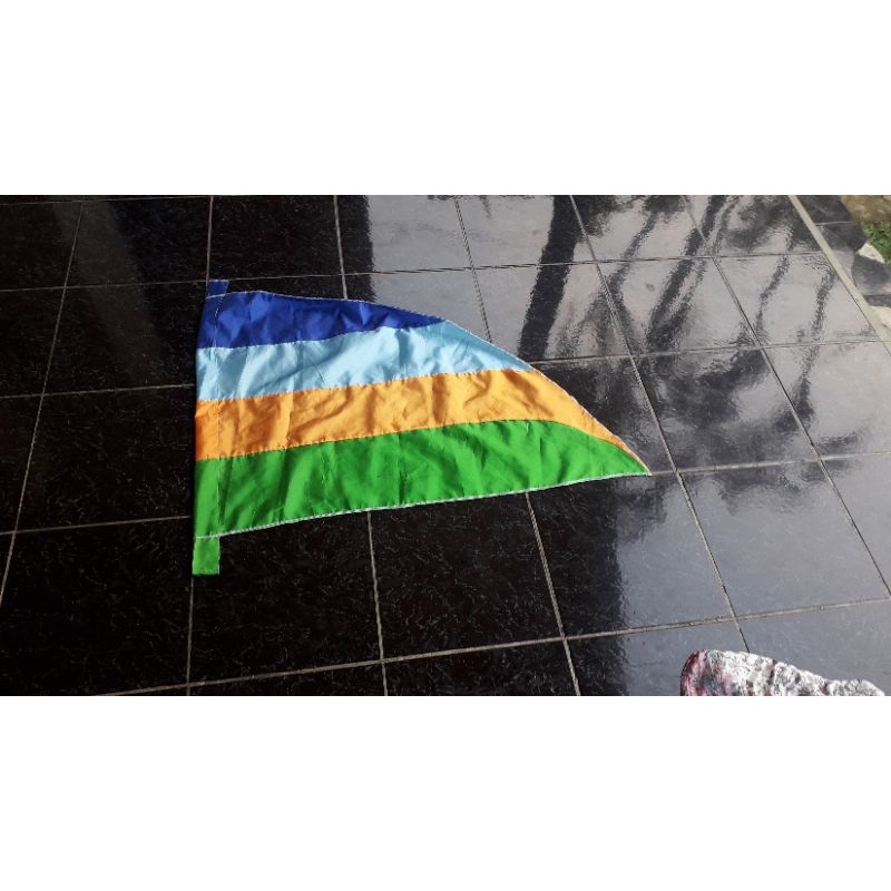 Bendera drum band ukuran anak TK