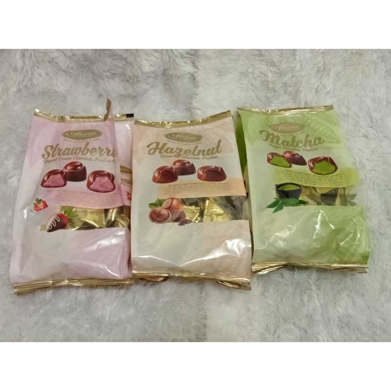 

COKELAT ALESSIO 80GR RANDOM HAZELNUT/COCONUT/DURIAN/STRAWBERRY SESUAI STOCK ENAH MURAH HALAL SNI | COKELAT IMPORT BATAM|COKELAT IMPORT MURAH|COKELAT ENAK JAJANAN BATAM