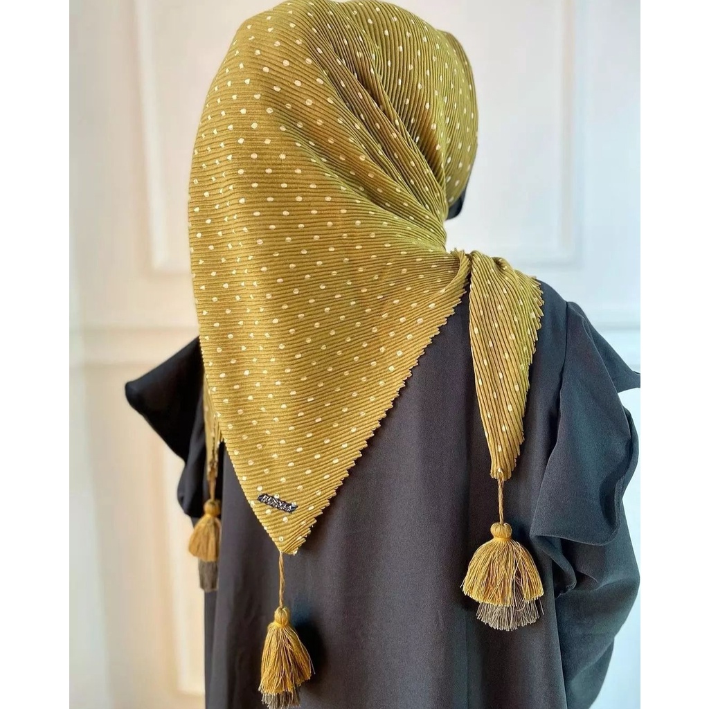 SEGIEMPAT PLISKET POLKADOT / HIJAB SEGI EMPAT BANDUL / SEGIEMPAT INSTAN / JILBAB SEGI 4 MOTIF KEKINI