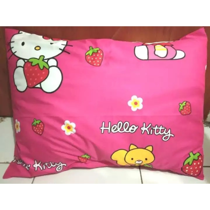 sarung bantal karakter