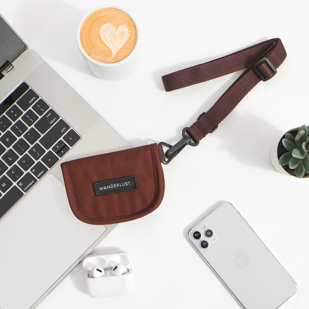 

Wanderlust Hanging Lanyard Wallet Gantungan ID Card Bolza brown