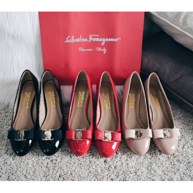 salvatore ferragamo pump shoes