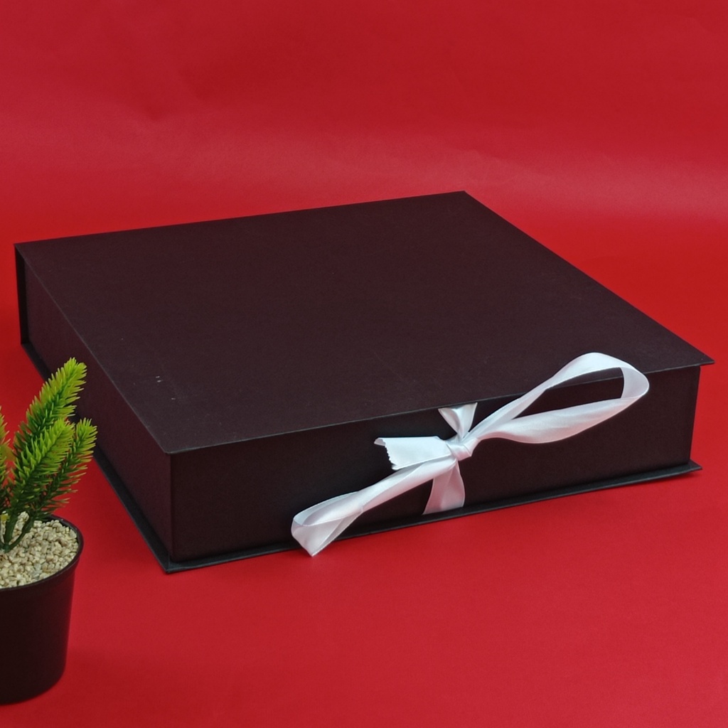 

KOTAK KADO - KOTAK HAMPERS- KOTAK MAKANAN ukuran 32 cm X 32 cm X 6 cm