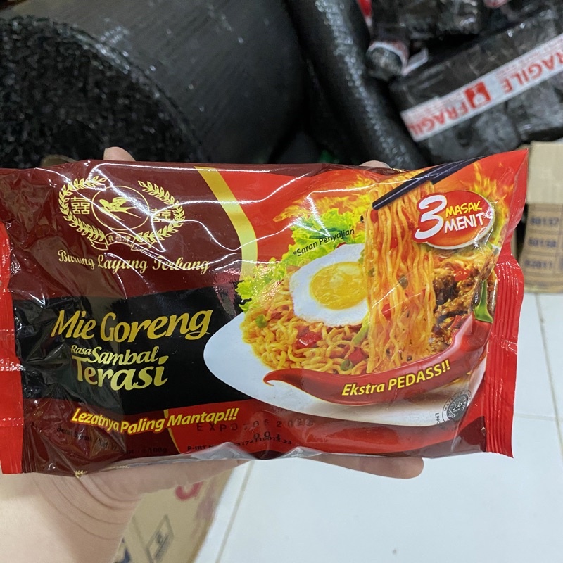 

Mie Goreng Sambal Terasi/ Mie Goreng cap Burung Layang