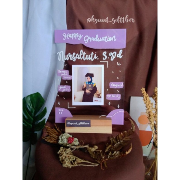 

Akrilik Wisuda kado wisuda